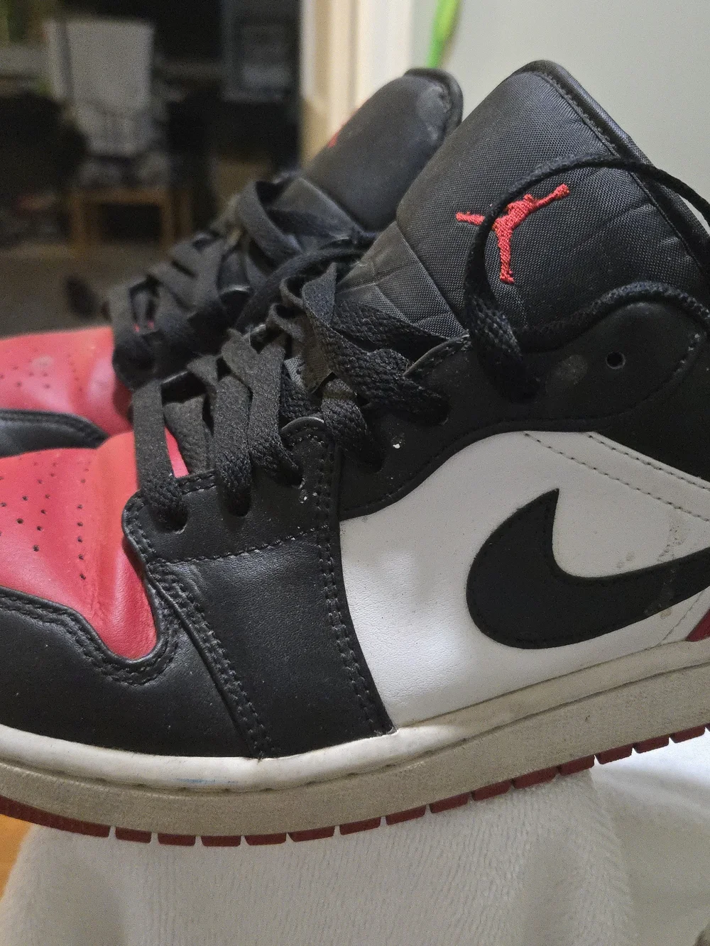 Mens Black and Red Basketball Sneakers - Jordan Style